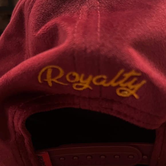 DRAGON - Royalty Goorin Bros Burgundy Cap / limited edition/ velvet NWOT - Picture 7 of 8